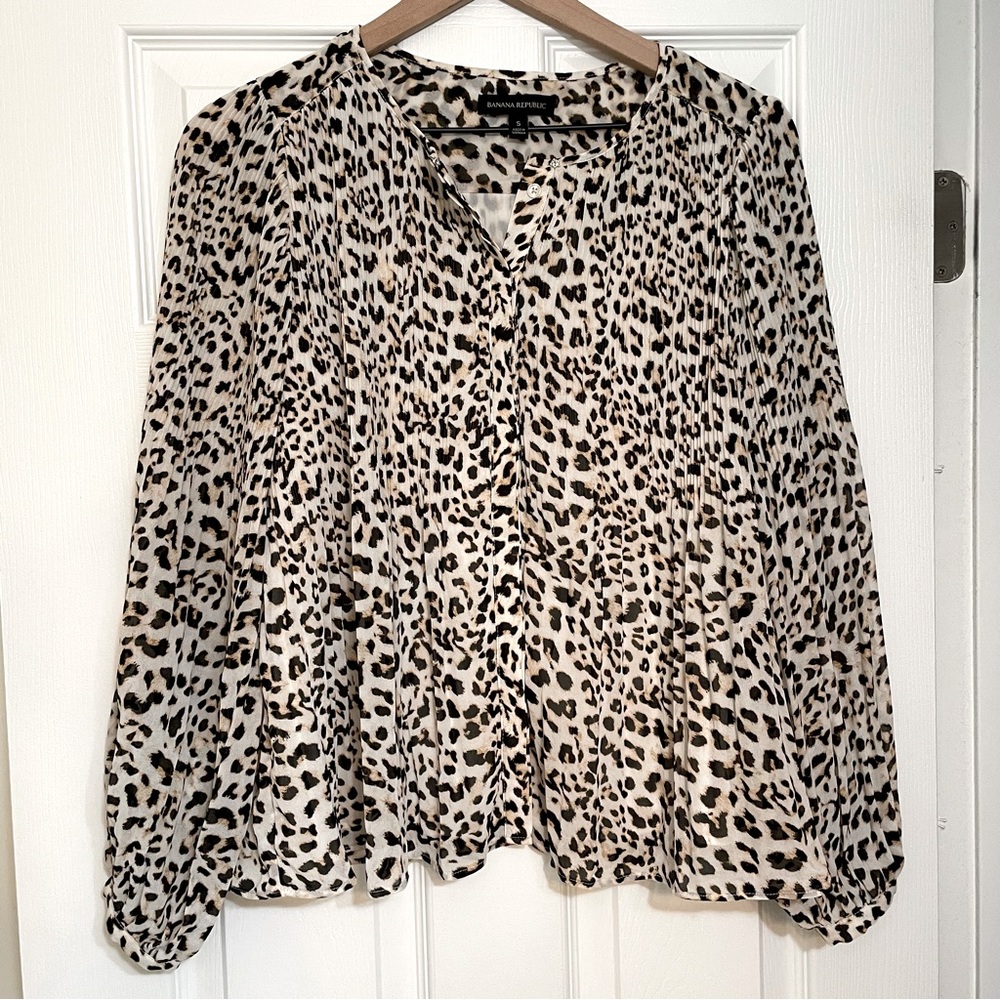 Banana Republic Leopard Print Button Down Blouse - Size Small
